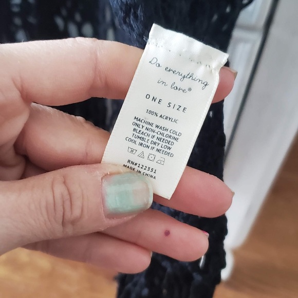 REORDER UPON REQUEST Black crochet fringe kimono - Picture 7 of 8